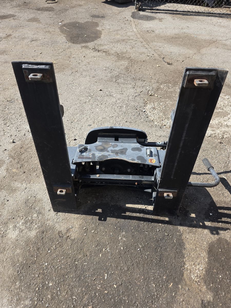 20K Fifth Wheel package by CURT