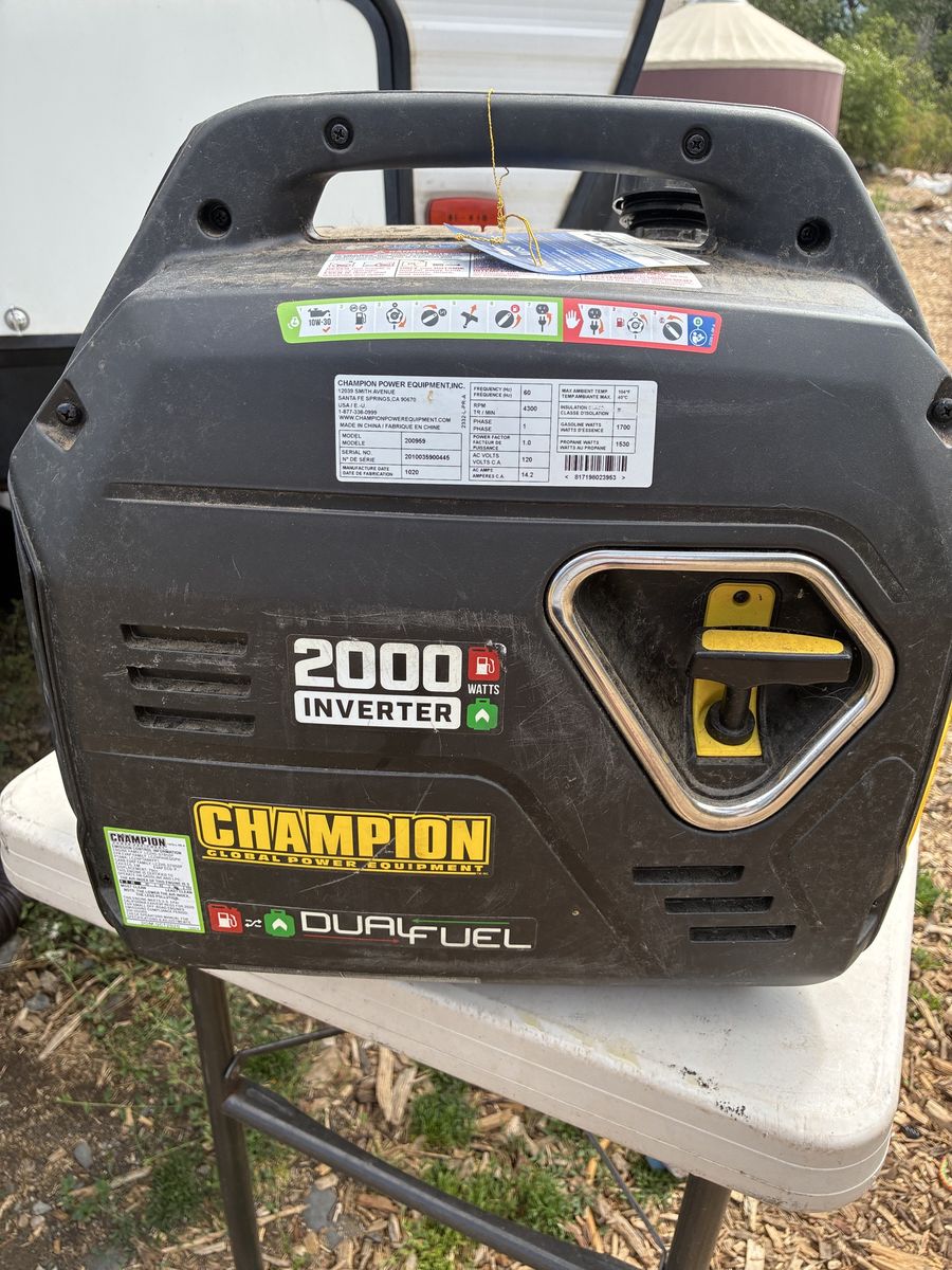 Champion Power Equipment 2000-Watt Dual Fuel Inverter Generator