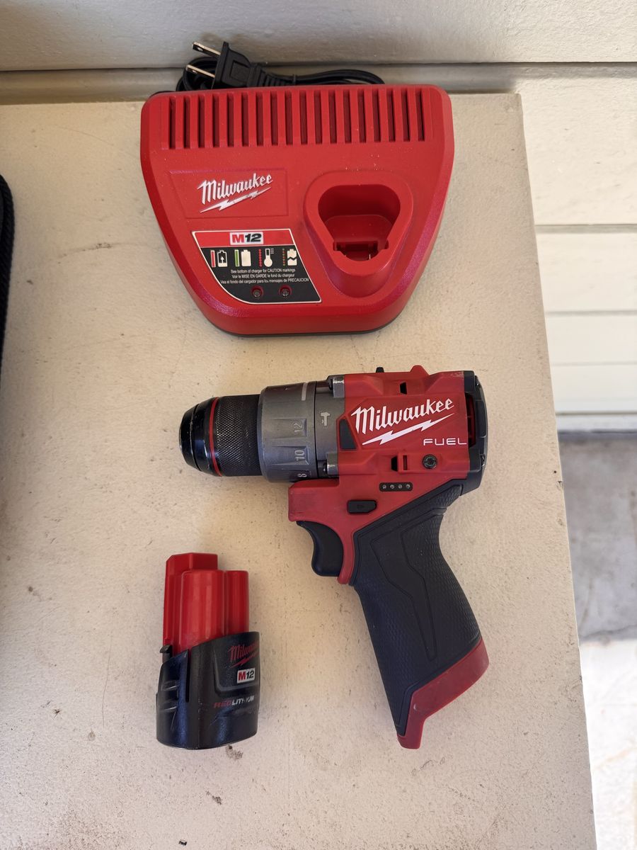 Milwaukee M12 Hammer Drill