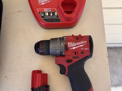 Milwaukee M12 Hammer Drill