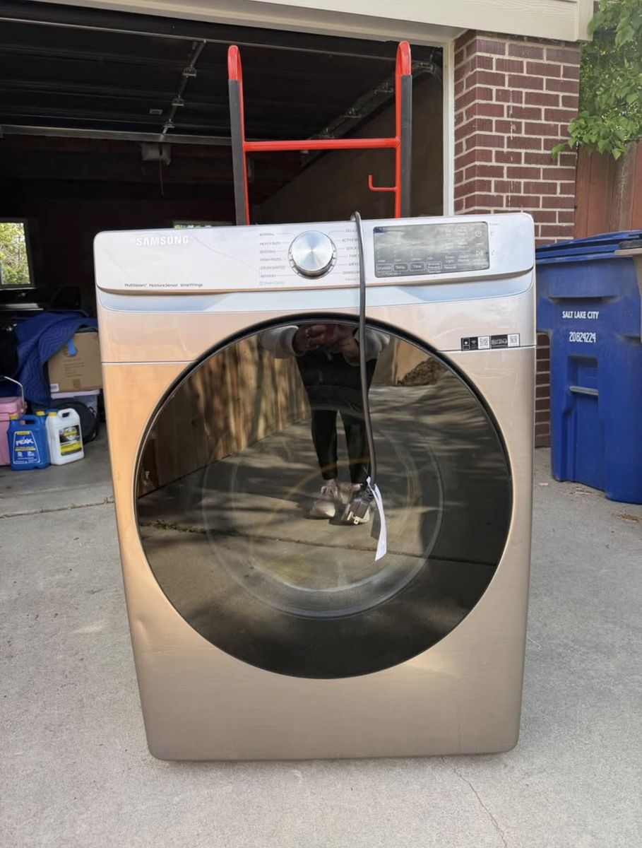 Front Load Samsung Gas Dryer with Steam Load