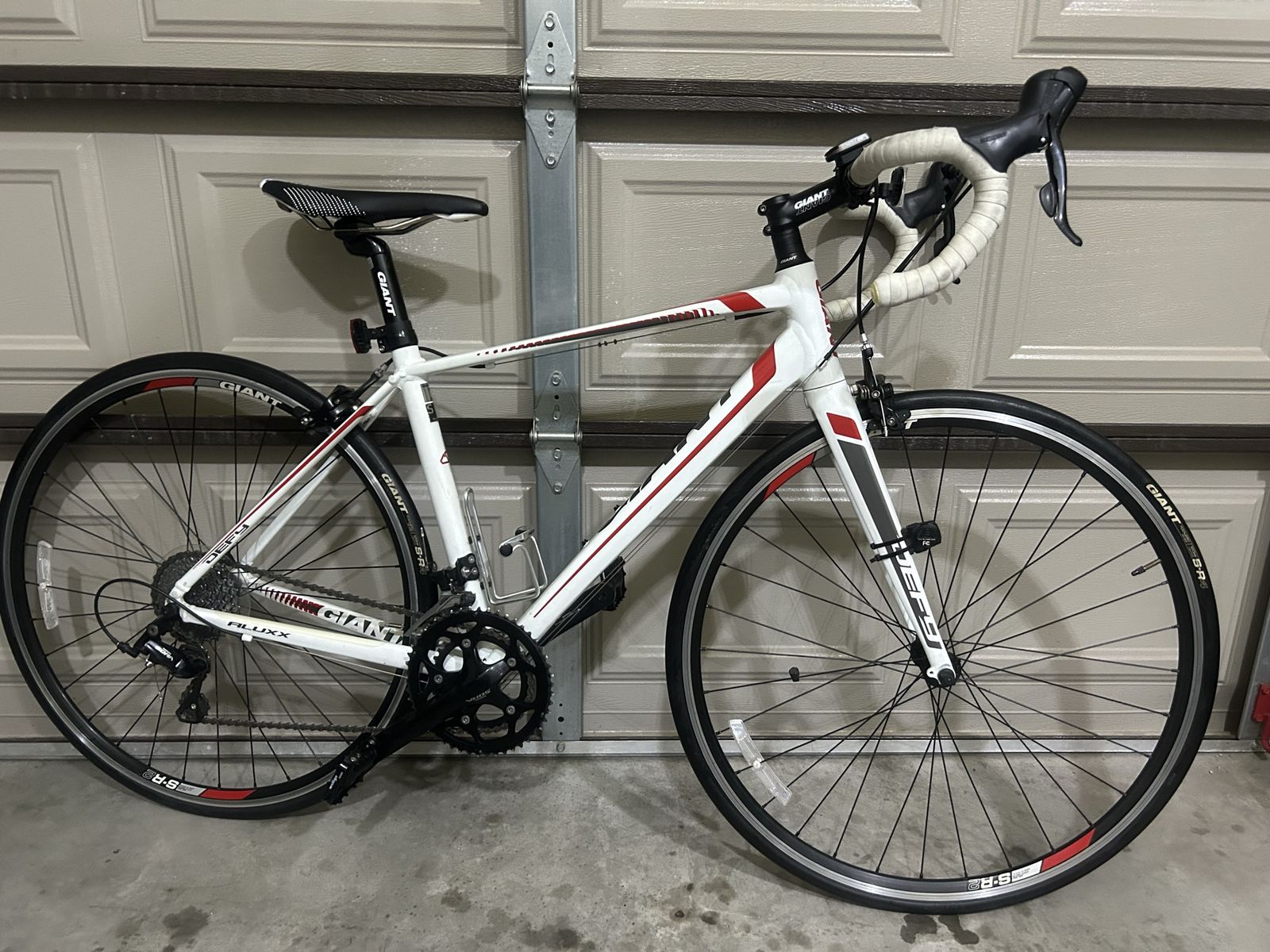 Giant Defy 3 - Small