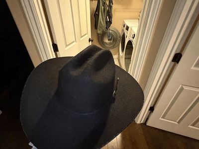 Stylish Black Cattleman 20X Fur Felt Cowboy Hat with Buckle - Size 7 3/8"