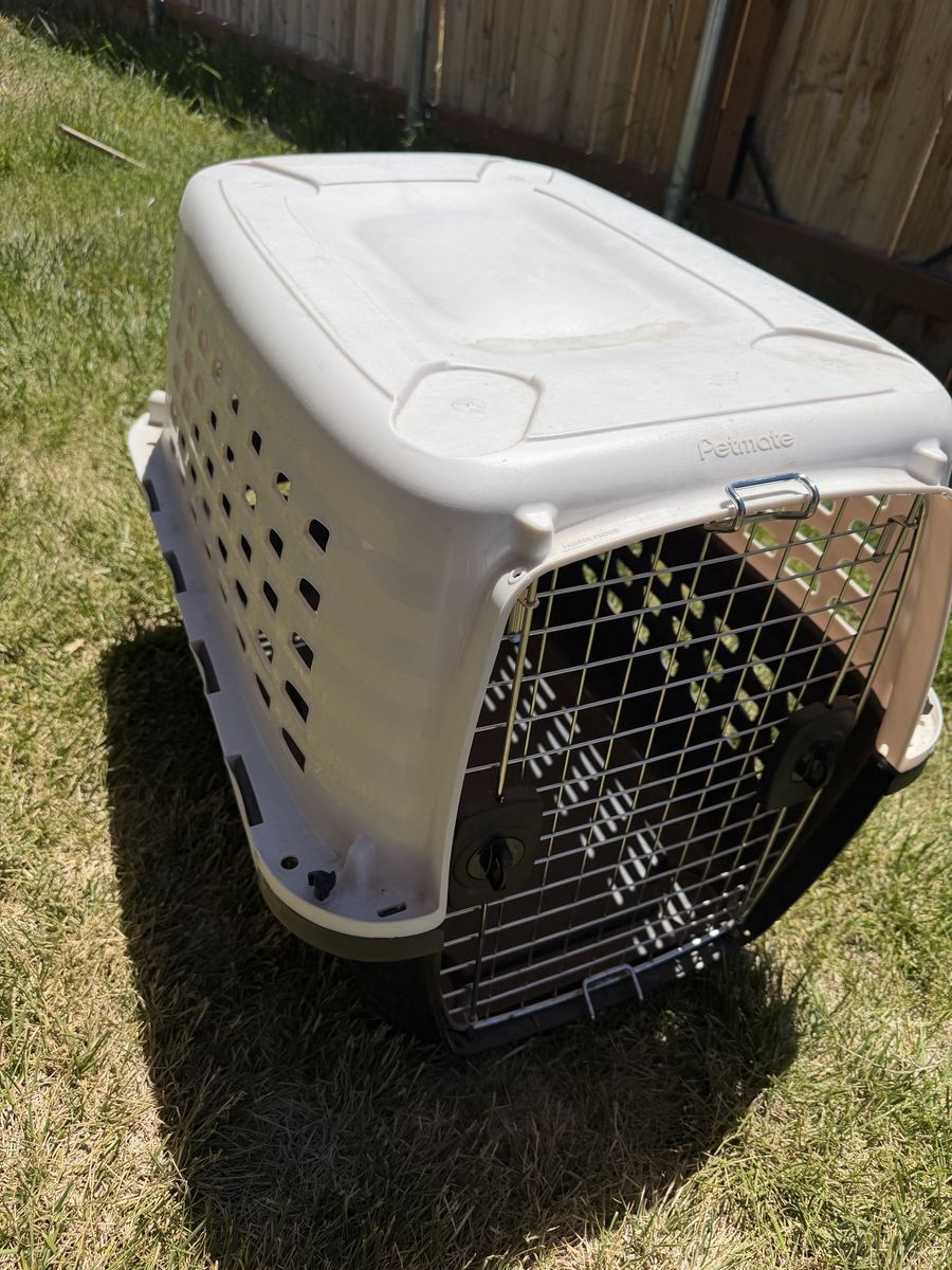 Petmate kennel