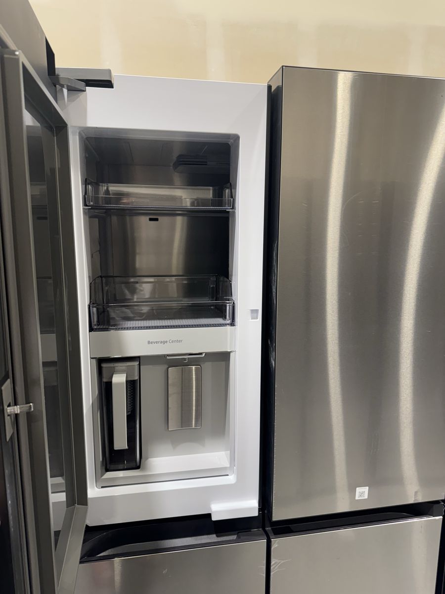 Samsung 29 CuFt Bespoke 4 Door Flex W Bev Center