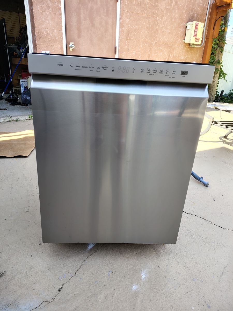 LG 24-in Front Control Built-in Dishwasher (PrintProof Stainless Steel) Model LDFN4542S