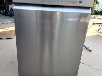 LG 24-in Front Control Built-in Dishwasher (PrintProof Stainless Steel) Model LDFN4542S