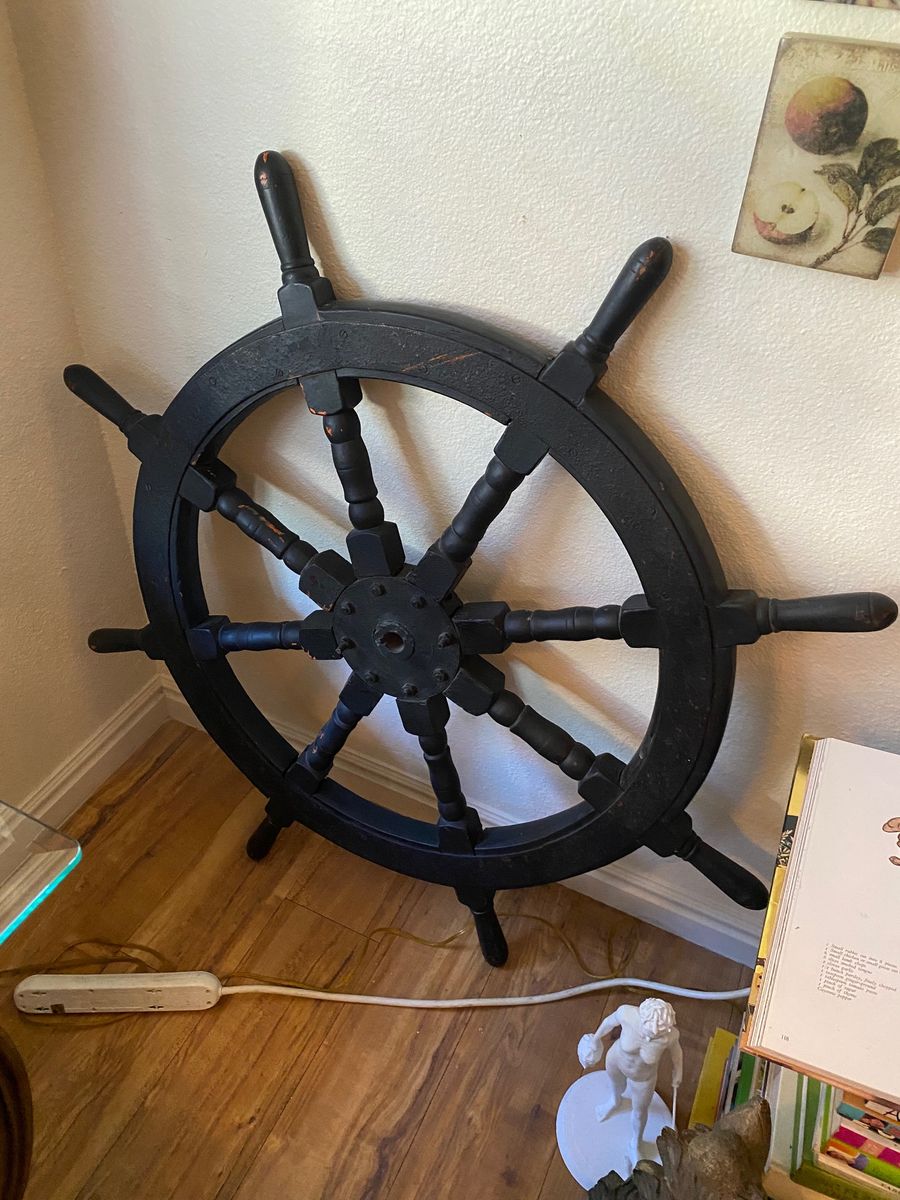 WWII-era tugboat captain’s wheel, crafted from solid hardwood NEW LOWER PRICE MUST SALE TODAY $250