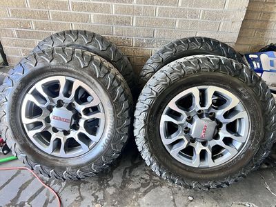 2024 GMC 2500 Wheels and Tires 8x180