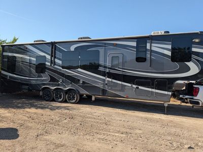 2019 Grand Design Momentum 381M Fifth Wheel Toy Hauler RV