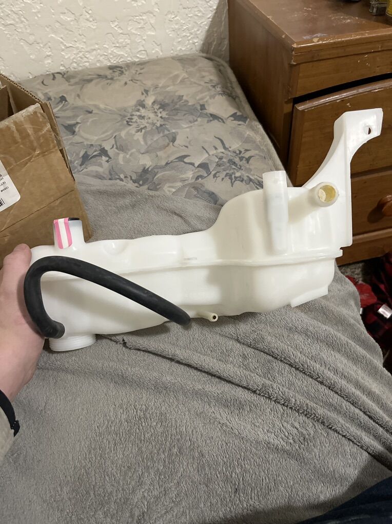 1999-2004 Chevy Malibu Coolant Reservoir