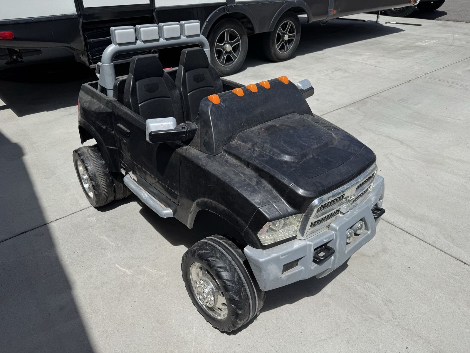Kid Trax Ram Dually 12 volt power wheels ride on toy