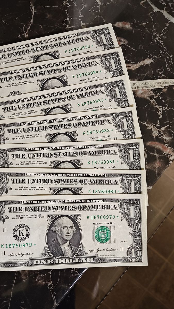 Sequential Dollar Bill Star Notes