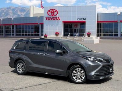 2025 Toyota Sienna XLE 8-Passenger