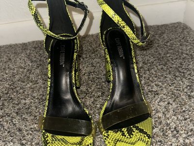 Green high heels - snake print