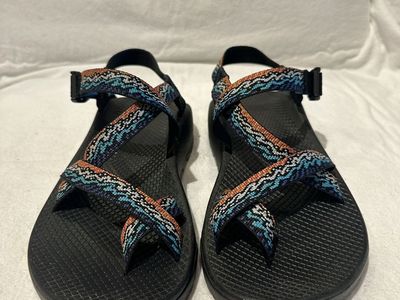 Chaco men’s size 9 blue/orange waves, hiking sandals