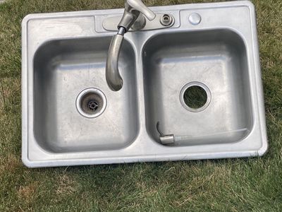 Kitchen sink - double bowl stainless - mounting screws and fittings included