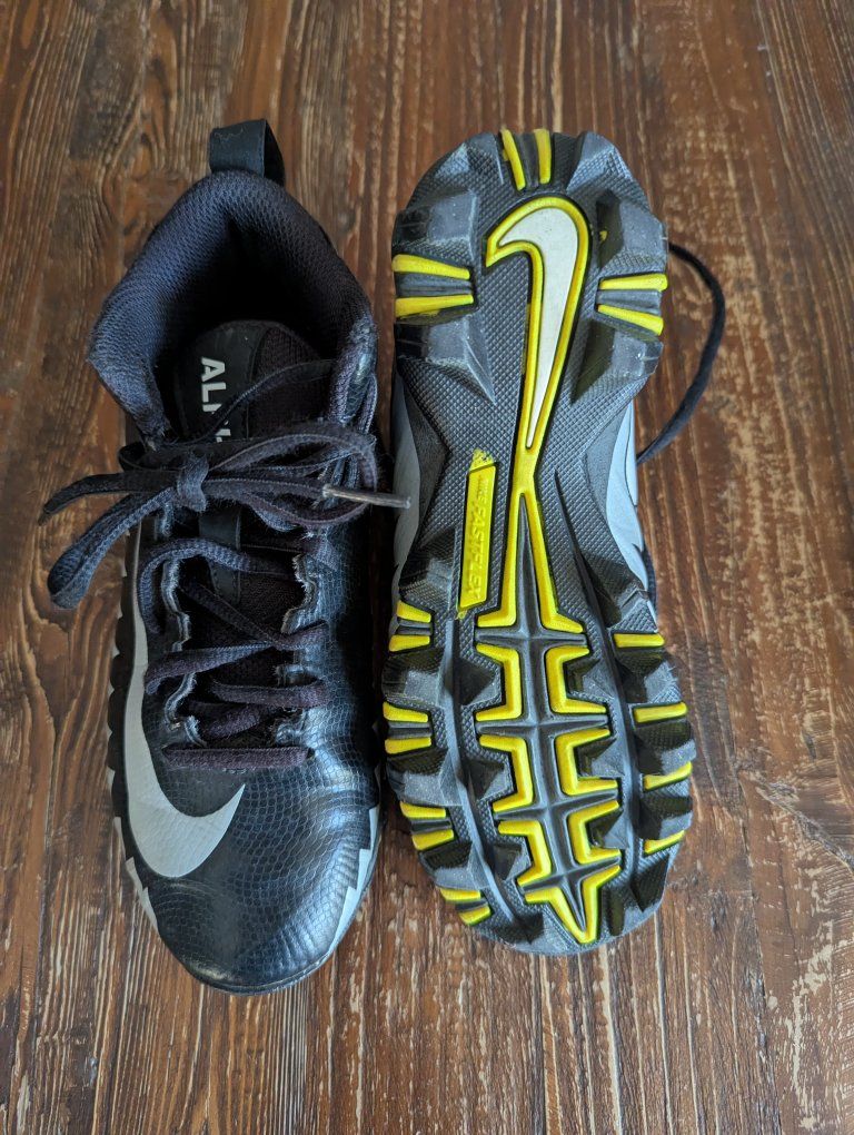 Youth Football Cleats Size 1.5