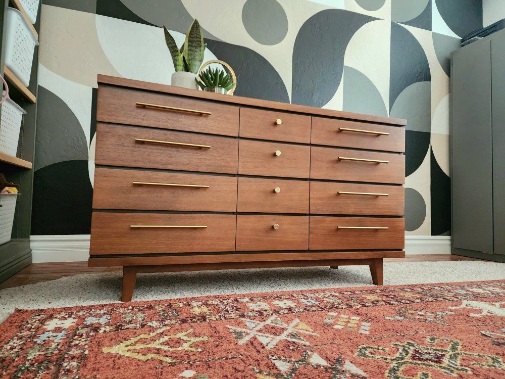 Stunning Johnson Carper Walnut MCM Dresser