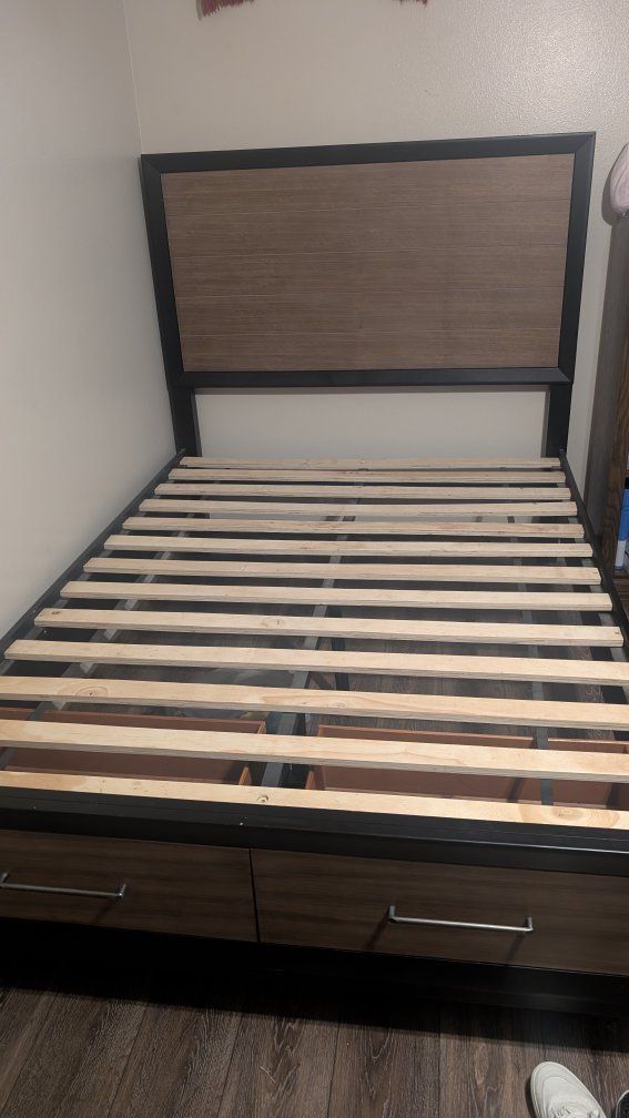 Full size storage bed