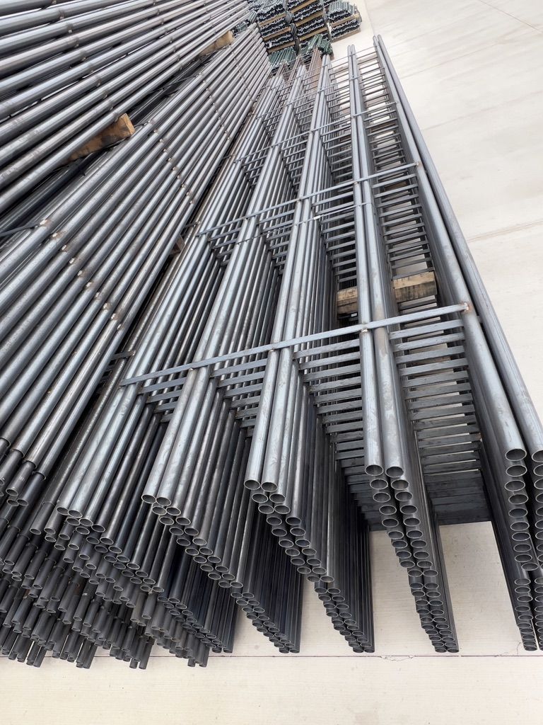 Continuous Fence 5 Rail x 1-5/8" x 48"