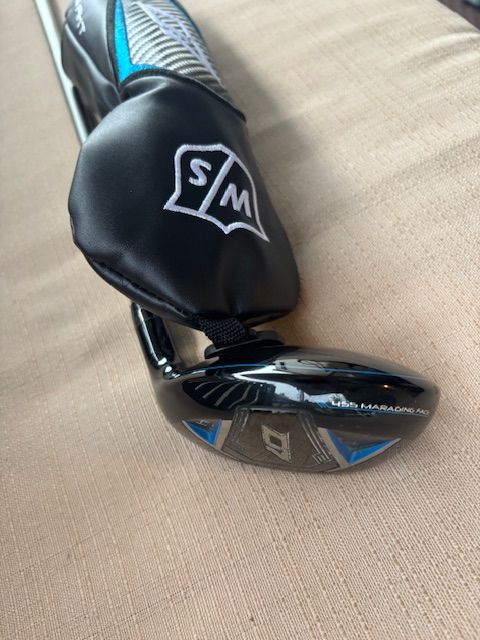 Wilson Staff D7 hybrid