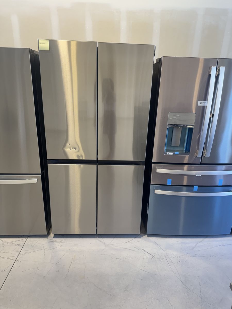 New scratch and dent Samsung Bespoke 29 cu. ft. 4-Door Flex Refrigerator
