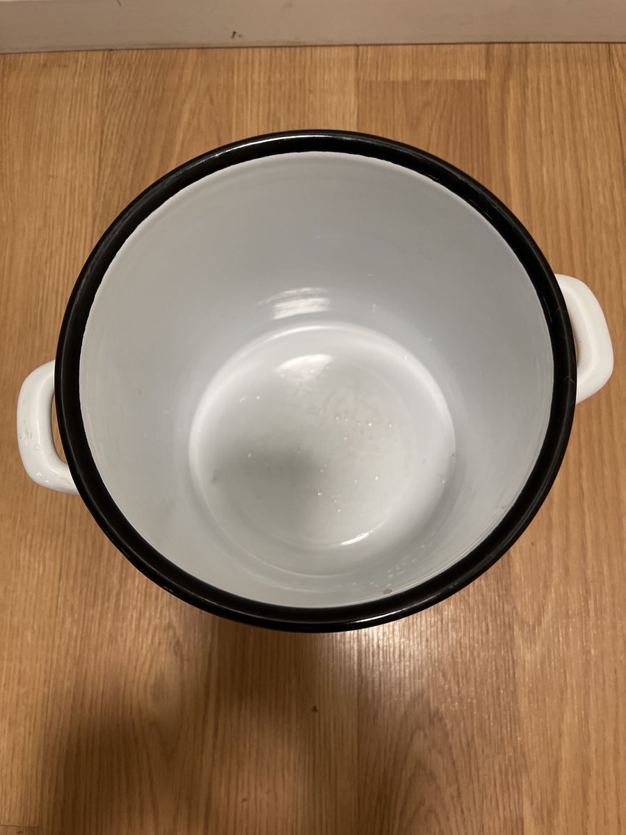 Main image 3