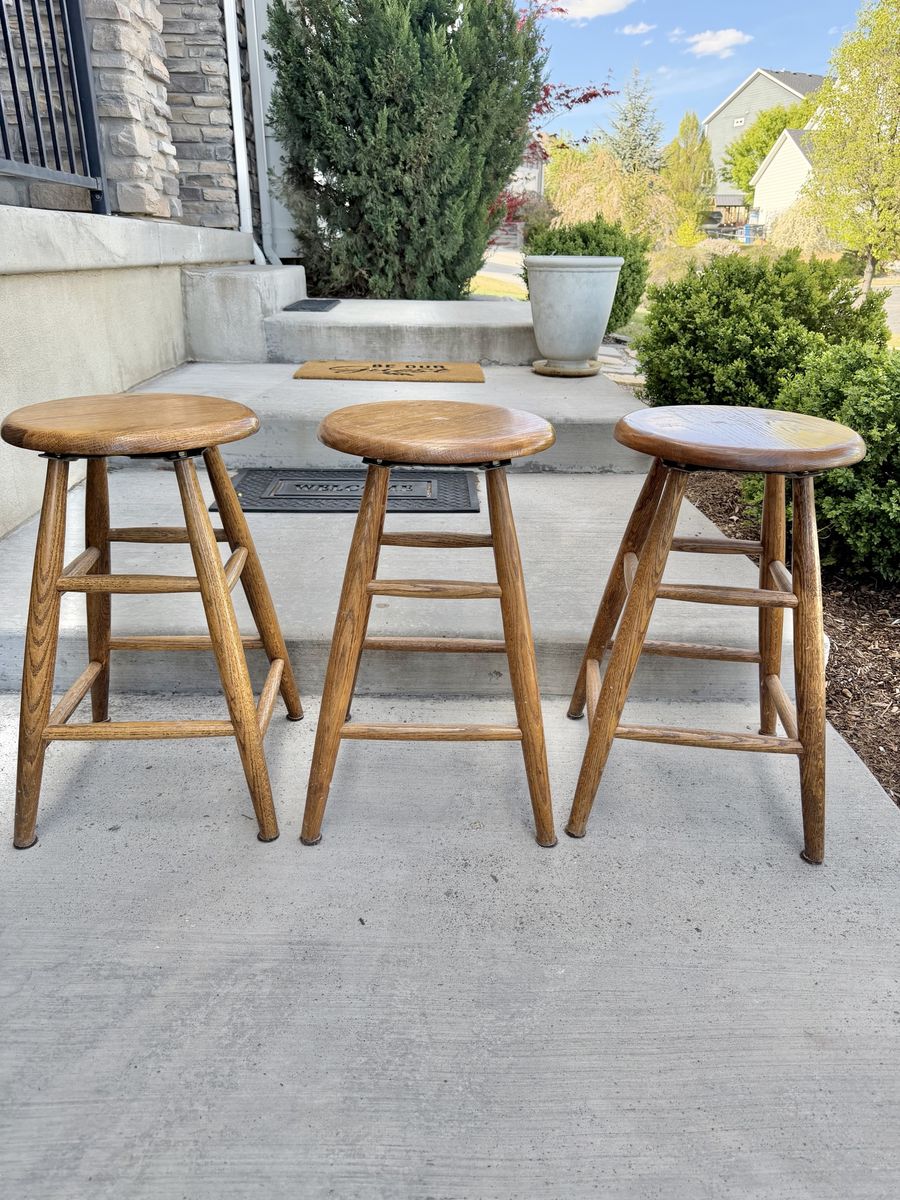 BAR STOOLS