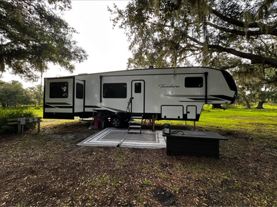 5th wheel camper, tandara east to west