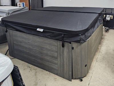 2017 Tropic Seas Spa Hot Tub