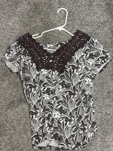 Womens / Girls Shirts