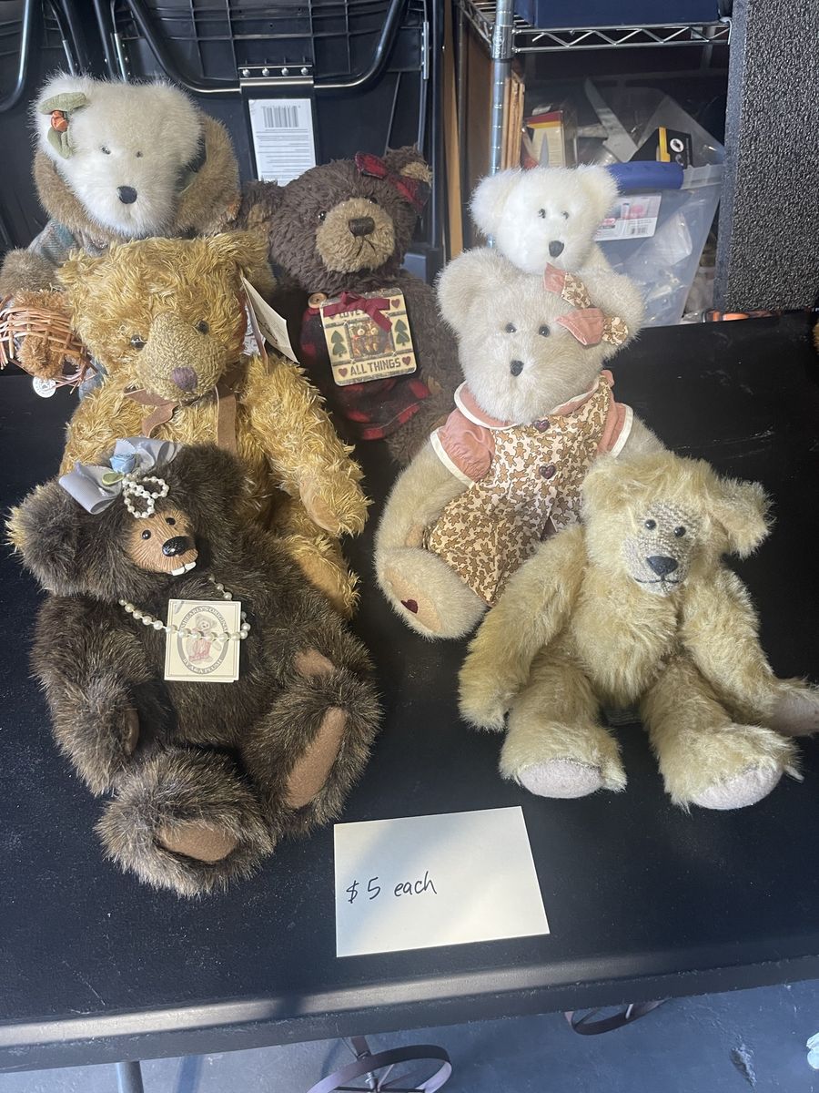 Boyd’s bears collection