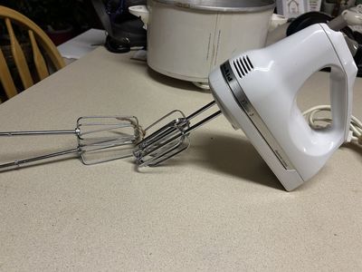 KitchenAid Classic 3 Speed Hand Mixer White w/ Beaters - Electronic Control