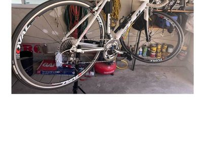 2012 Fuji Roubaix 2.0 Road Bike