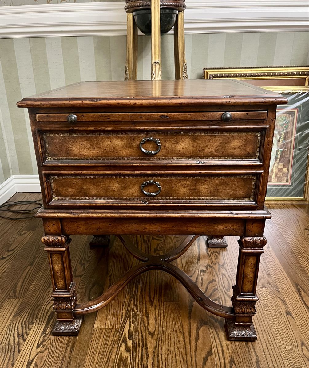 THEODORE ALEXANDER LEATHER PANELLED SIDE TABLE EXCELLENT CONDITION