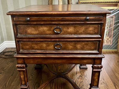 THEODORE ALEXANDER LEATHER PANELLED SIDE TABLE EXCELLENT CONDITION