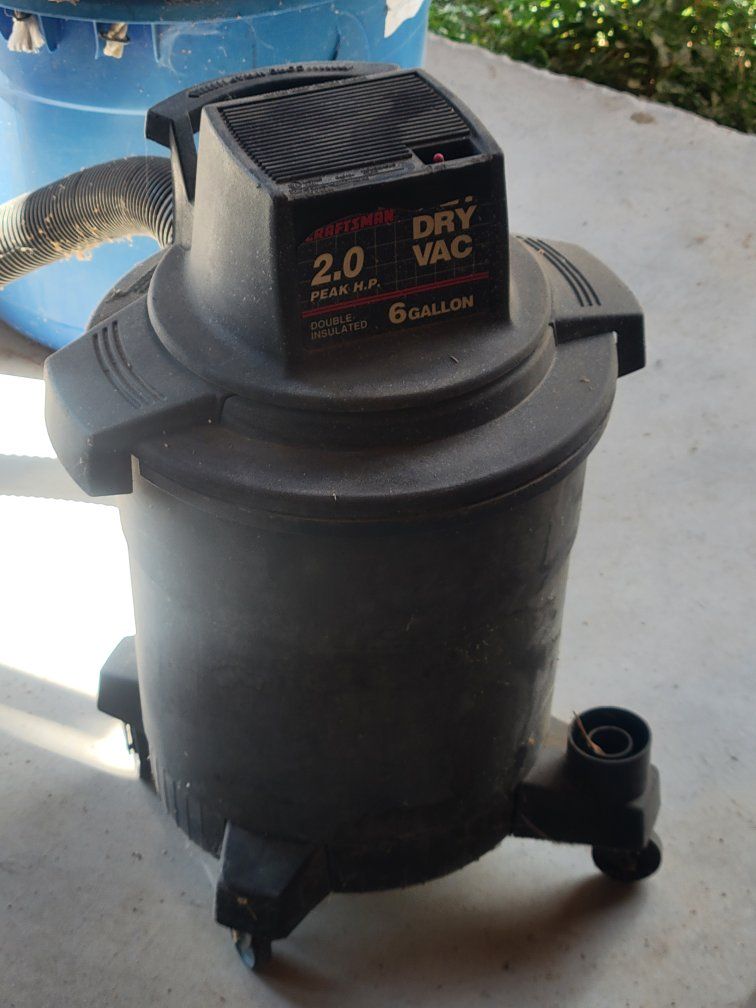 Craftsman 6 Gallon 2.0 Peak HP Wet/Dry Vac - Double Insulated Shop Vacuum