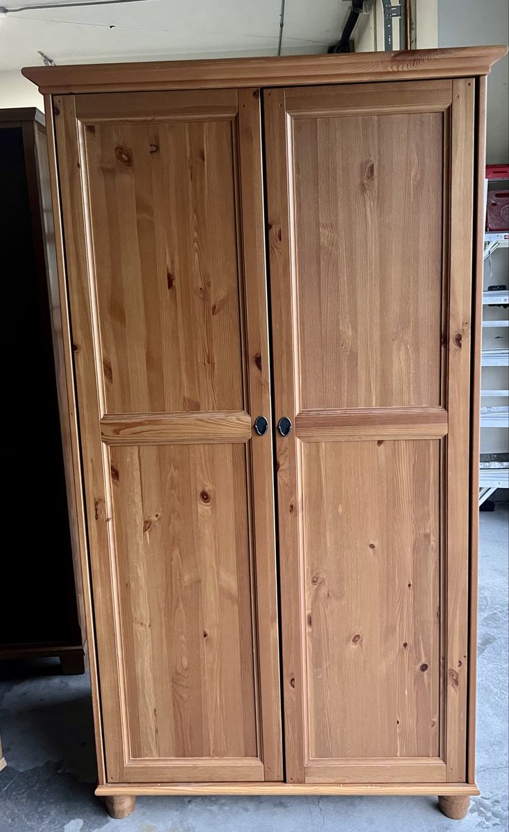 Wardrobe / Cabinet