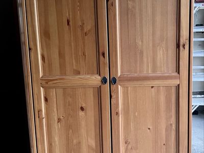Wardrobe / Cabinet