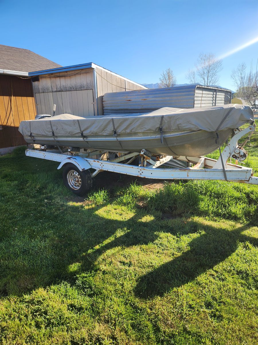 Fishing boat