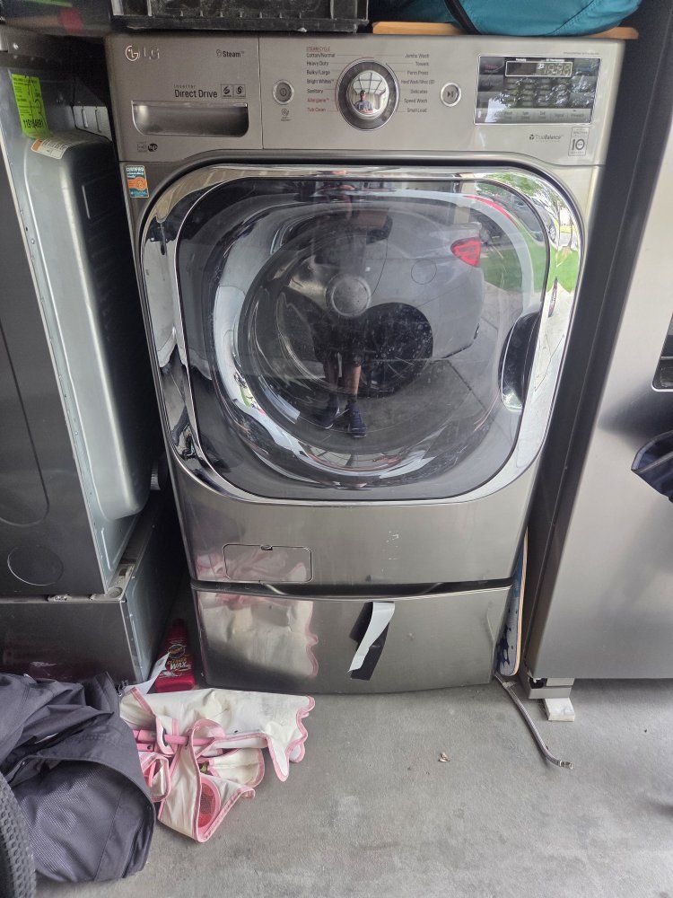 LG SteamDryer DLEX2500W Front Load Electric Dryer with Sensor Dry & Steam Sanitary Cycle
