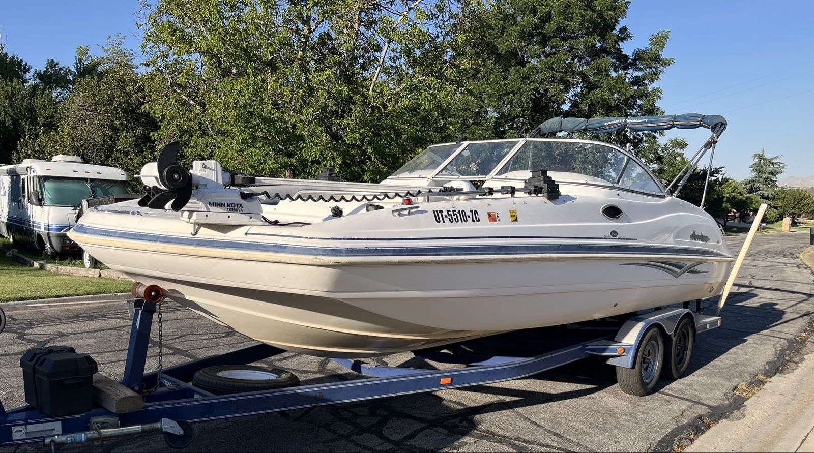 Hurricane Sundeck 237 & Yamaha 225 HP 4 Stoke Deckboat/Pontoon