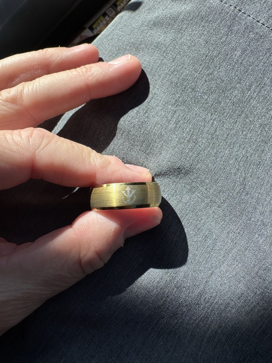 Gold-Tone tungsten Ring with Engraved Royal Crest Symbol size 10