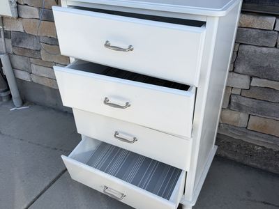 White 4-Drawer Chest of Drawers - Sturdy Frame, Broken Tracks (FREE)