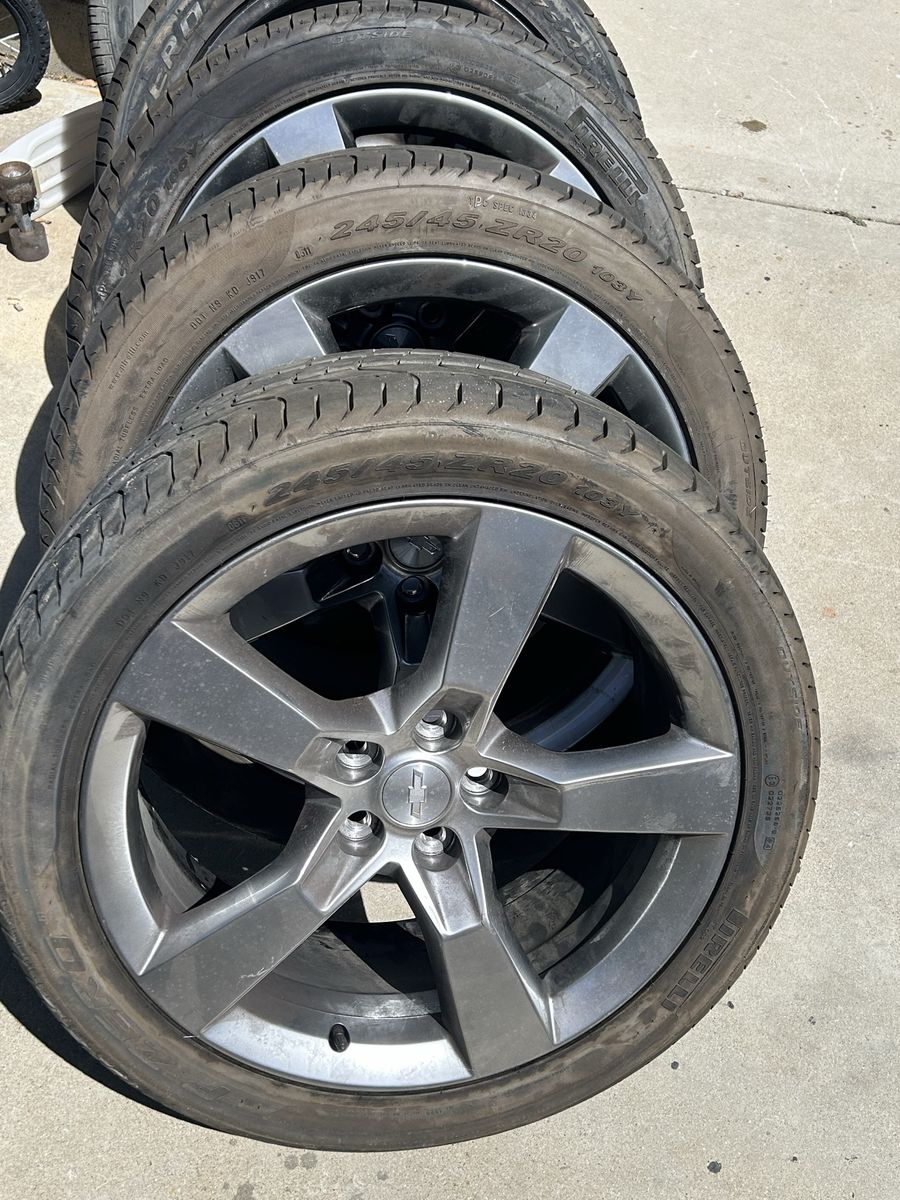 4 wheels and tires off 2011 2SS Camaro V8