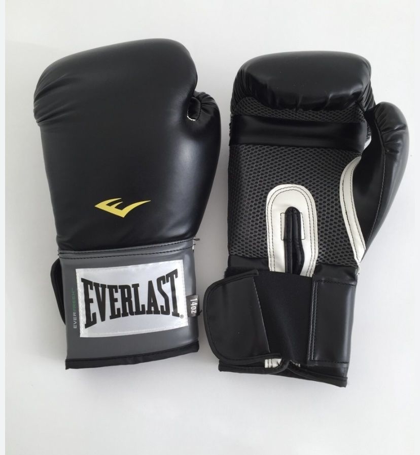 Everlast 14 Ounce Boxing Black Gloves