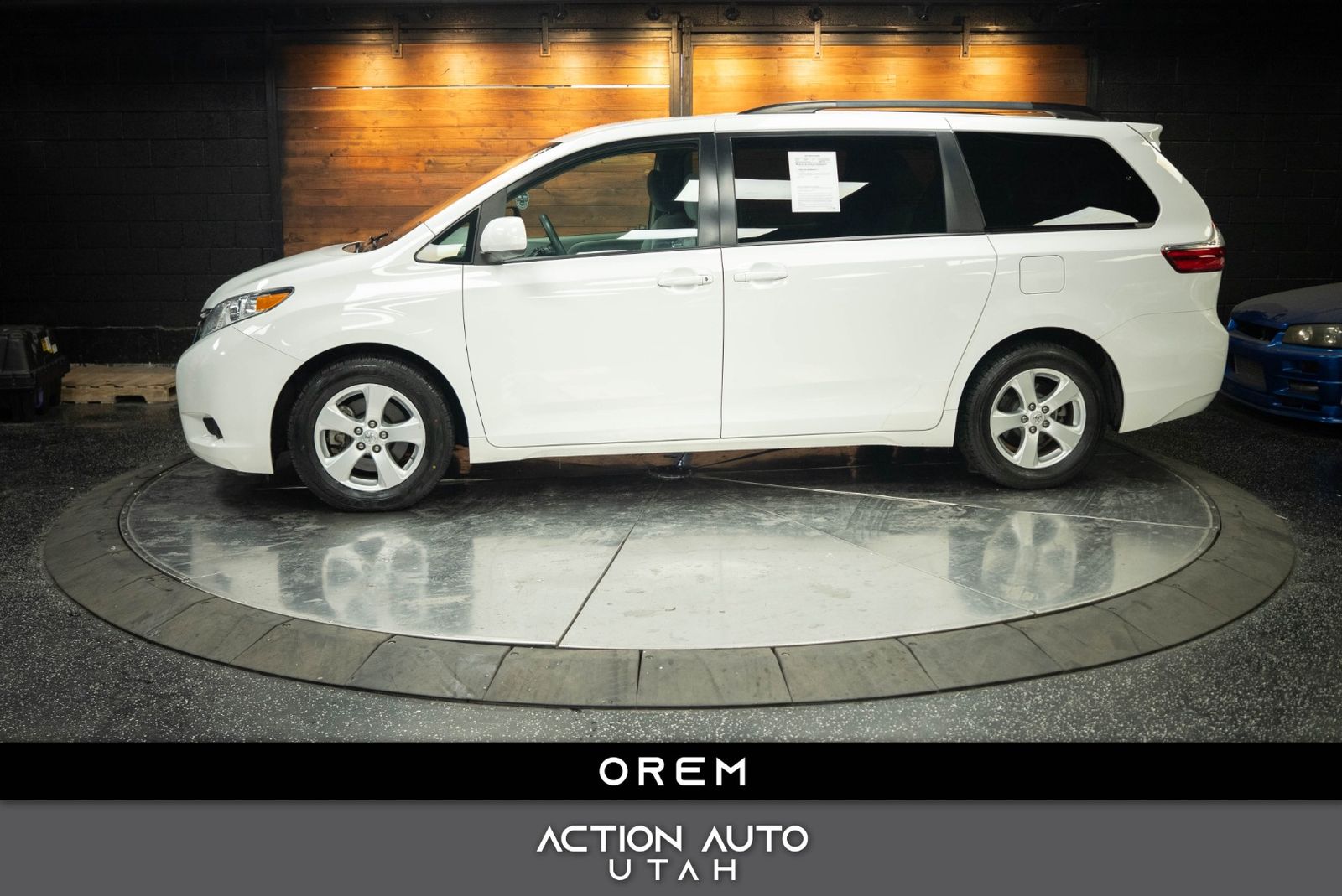 2017 Toyota Sienna LE 8-Passenger