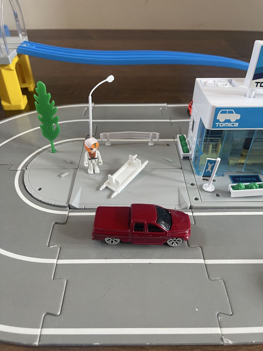 Main image 4