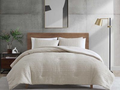Kenneth Cole - Queen Duvet Cover Set, Soft Bedding with Matching Shams, Embossed Modern Home Decor (Serenity Wavy Lines Beige